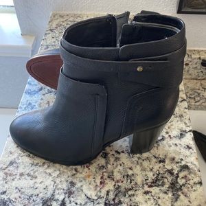 Vince Camuto brand new shoes
